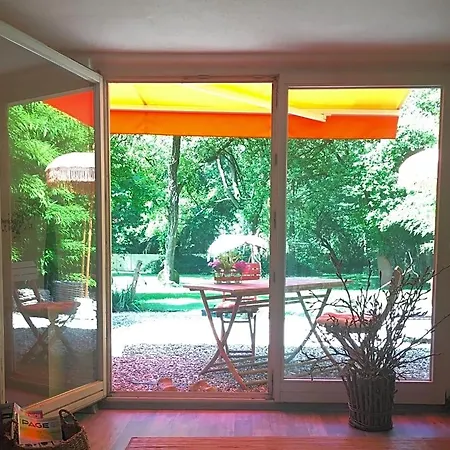 House Apricot מלון